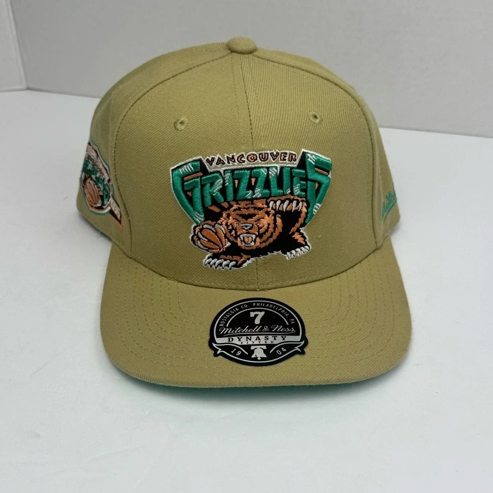 Mitchell & Ness Vancouver Grizzlies Hardwood Classics Inaugural Hat Fitted 7
